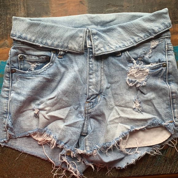 Jean shorts with a folded waist! - Picture 2 of 4